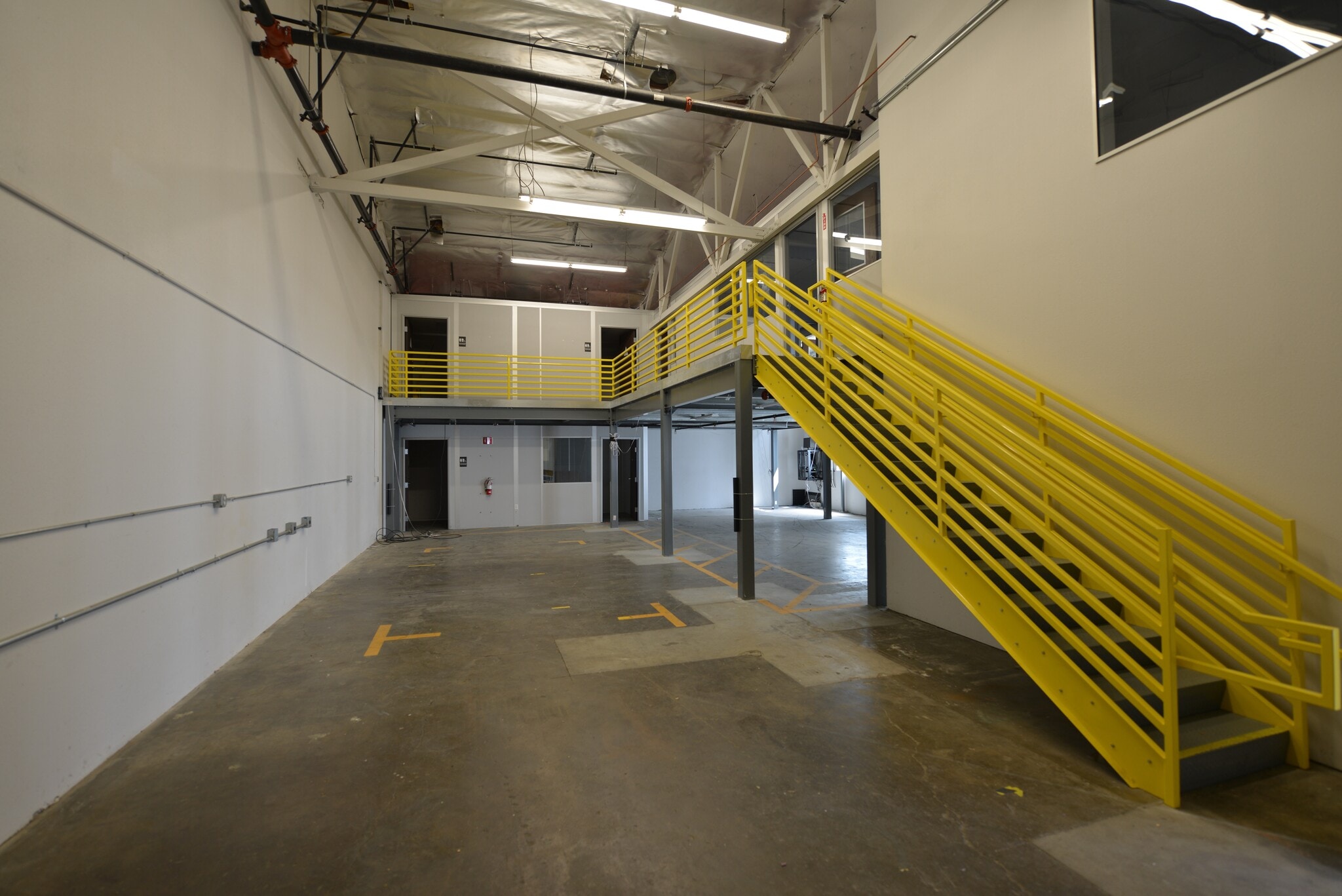 614-616 Mountain View Ave, Belmont, CA for lease Interior Photo- Image 1 of 4
