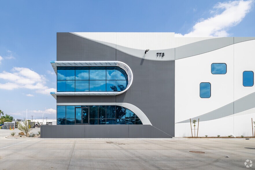 773 S Foisy St, San Bernardino, CA for lease - Building Photo - Image 3 of 8