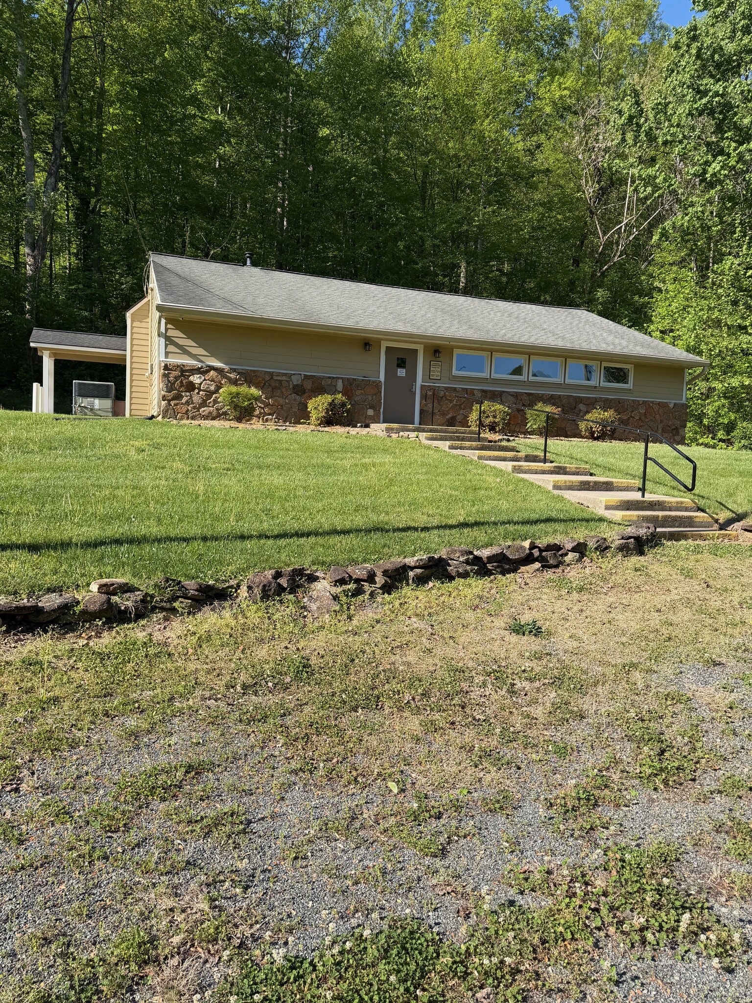 426 Eades Ln, Lovingston, VA for sale Primary Photo- Image 1 of 22