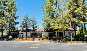 761 University Ave, Los Gatos, CA à louer Photo du bâtiment- Image 1 de 12