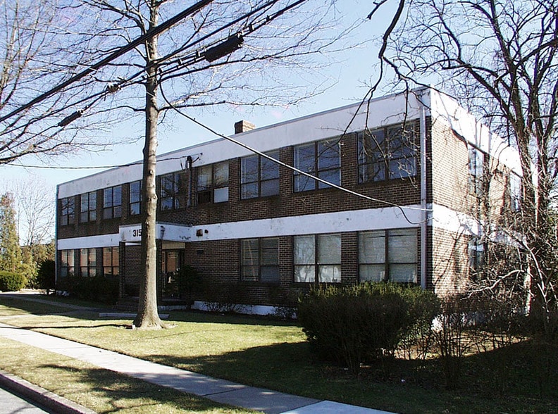315 Lowell Ave, Mercerville, NJ for lease - Primary Photo - Image 2 of 4