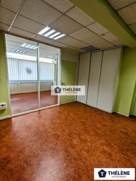 Retail in Montpellier for sale - Interior Photo - Image 3 of 17