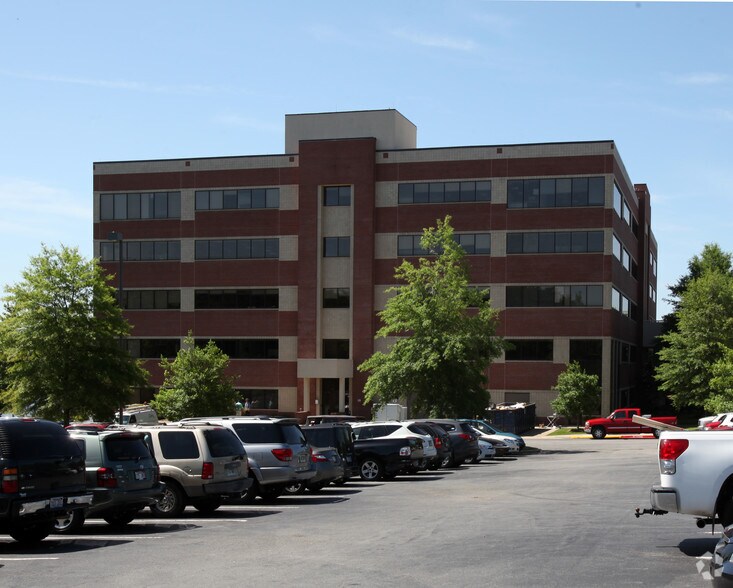 17500 Chenal Pky, Little Rock, AR à louer - Photo du bâtiment - Image 2 de 2