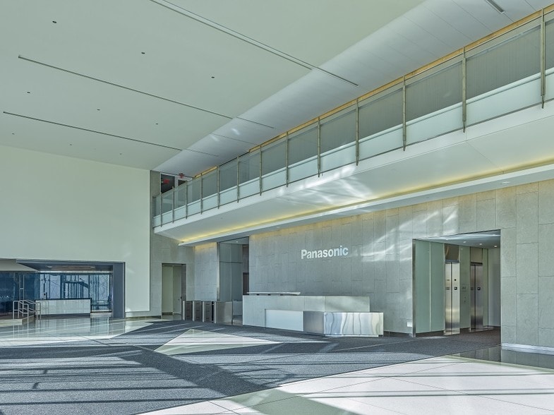 2 Riverfront Plz, Newark, NJ for lease - Lobby - Image 2 of 19