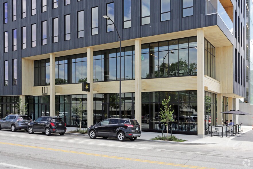 111 E Grand Ave, Des Moines, IA à louer - Photo du bâtiment - Image 3 de 9