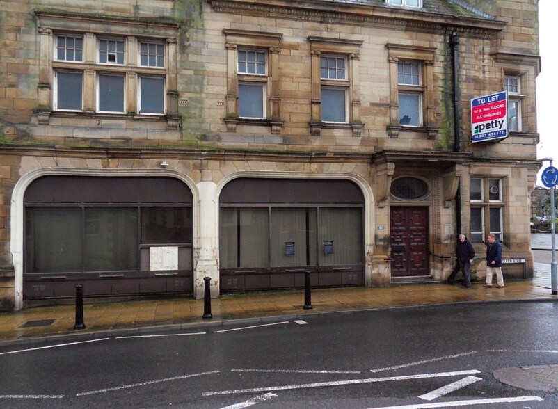 12 Queen St, Great Harwood for lease - Building Photo - Image 2 of 3