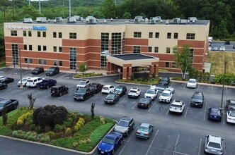 196 Waterford Pky S, Waterford, CT à louer Photo intérieure- Image 1 de 7