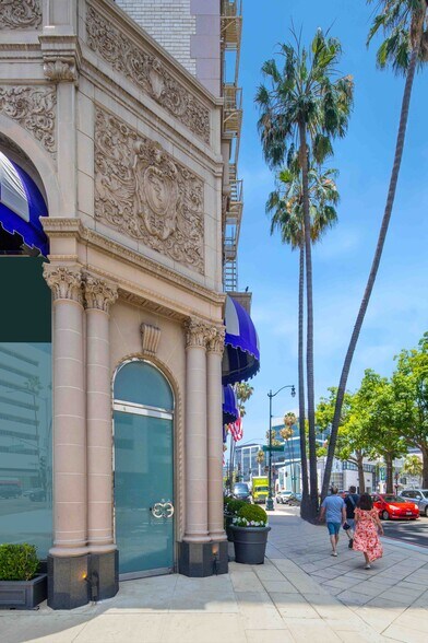9500 Wilshire Blvd, Beverly Hills, CA à louer - Photo du bâtiment - Image 2 de 11