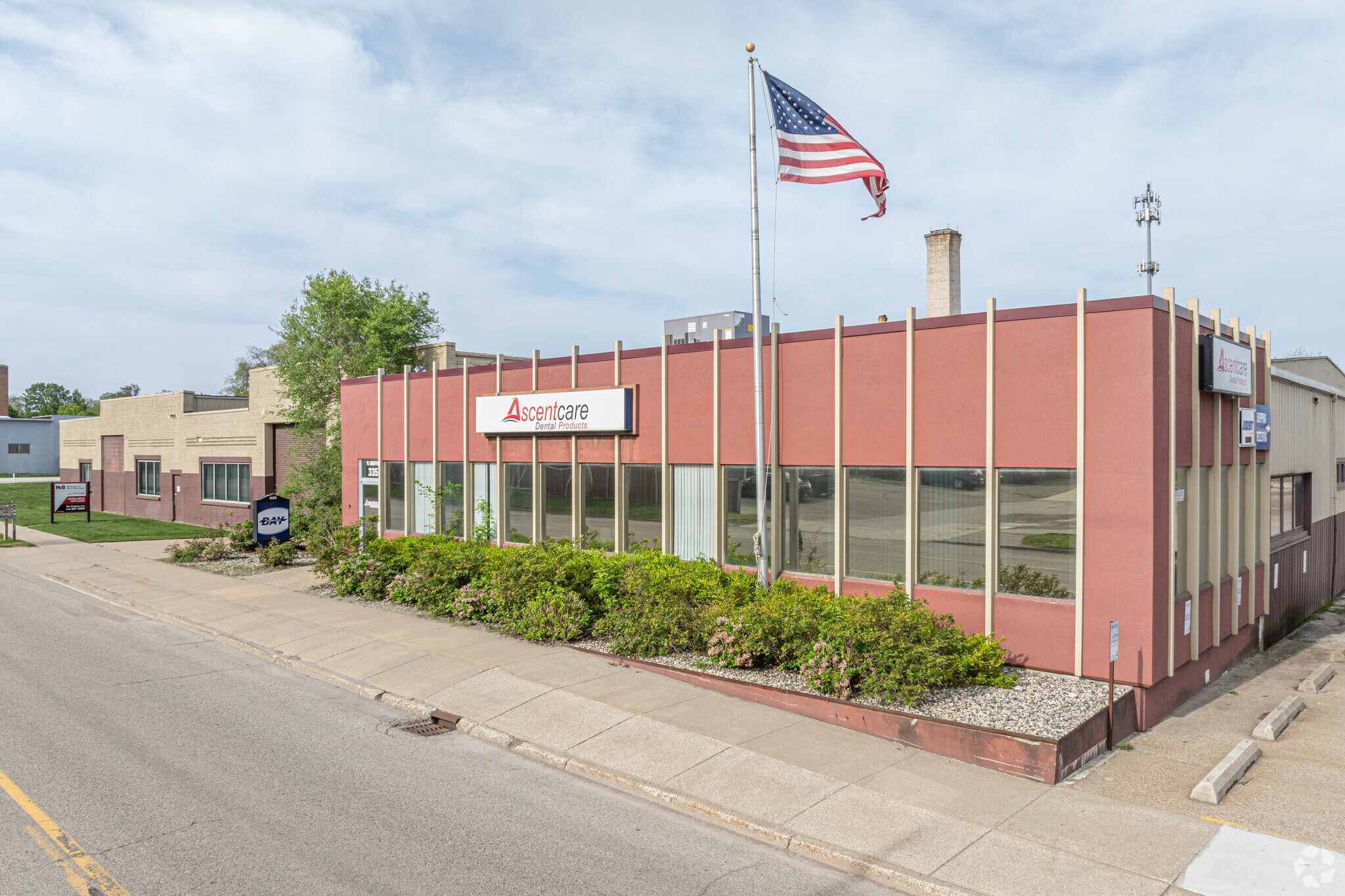 335 N Griffin St, Grand Haven, MI for lease Primary Photo- Image 1 of 7