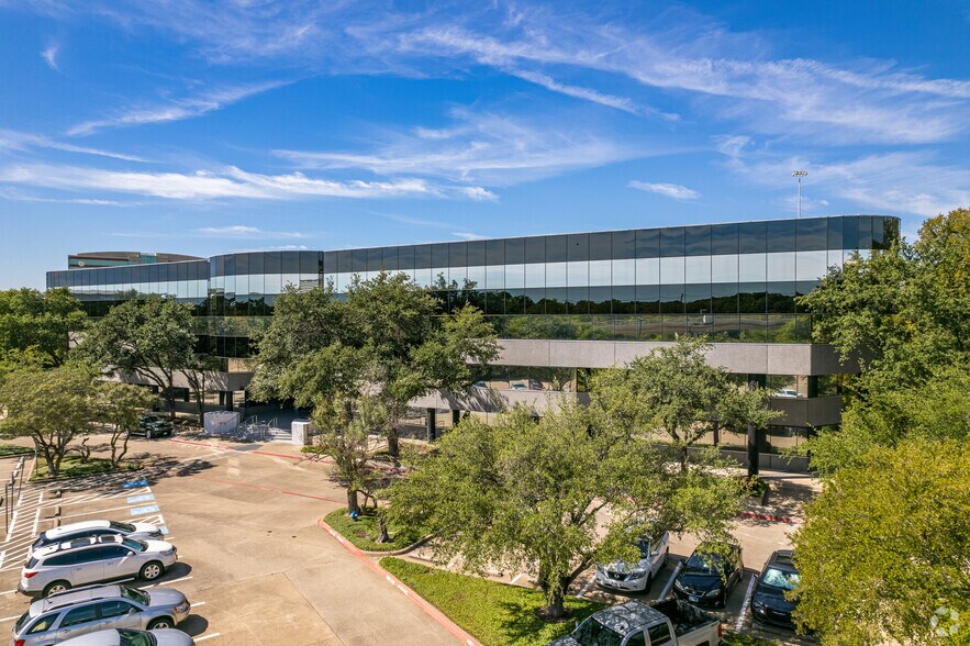 101 W Renner Rd, Richardson, TX à louer - Photo du bâtiment - Image 1 de 11