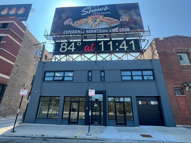 1015 W Grand Ave, Chicago, IL à louer - Photo du bâtiment - Image 1 de 8