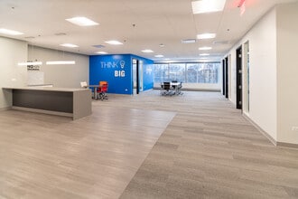 2800 S River Rd, Des Plaines, IL à louer Photo intérieure- Image 2 de 11