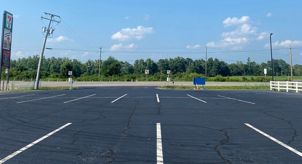 27426 Southampton Pky, Courtland, VA à vendre - Photo du bâtiment - Image 3 de 6