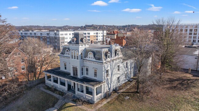 More details for 24 E 3rd St, Newport, KY - Retail for Sale