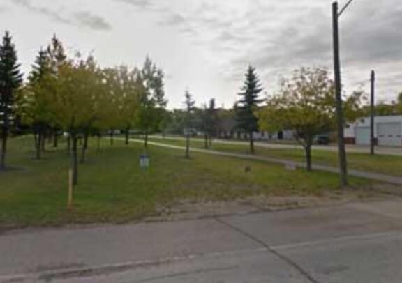 202 3rd St NE, Portage La Prairie, MB for sale Primary Photo- Image 1 of 1