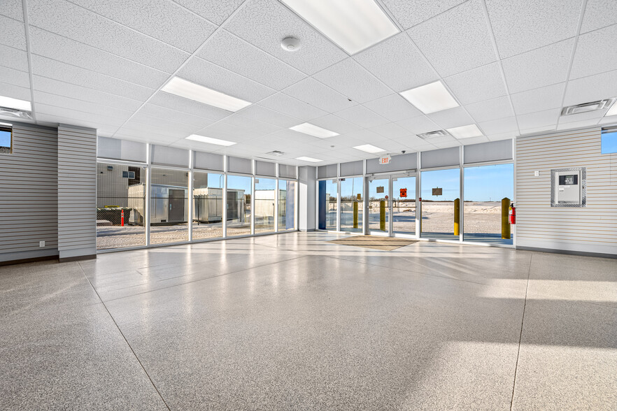 5267 67 Av, Lloydminster, AB à louer - Photo du bâtiment - Image 2 de 51