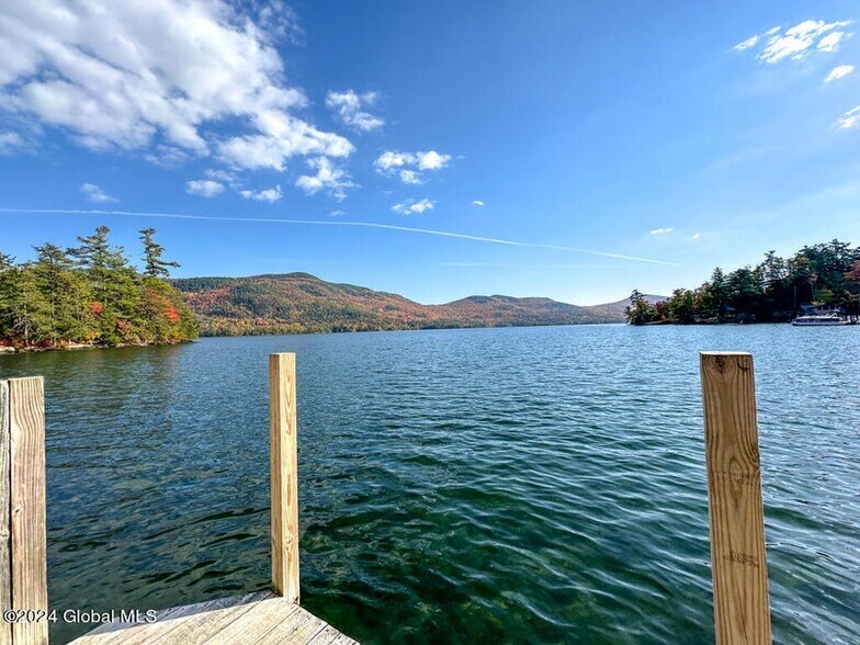 8 Delaware Ave, Silver Bay, NY à vendre - Photo du bâtiment - Image 3 de 35