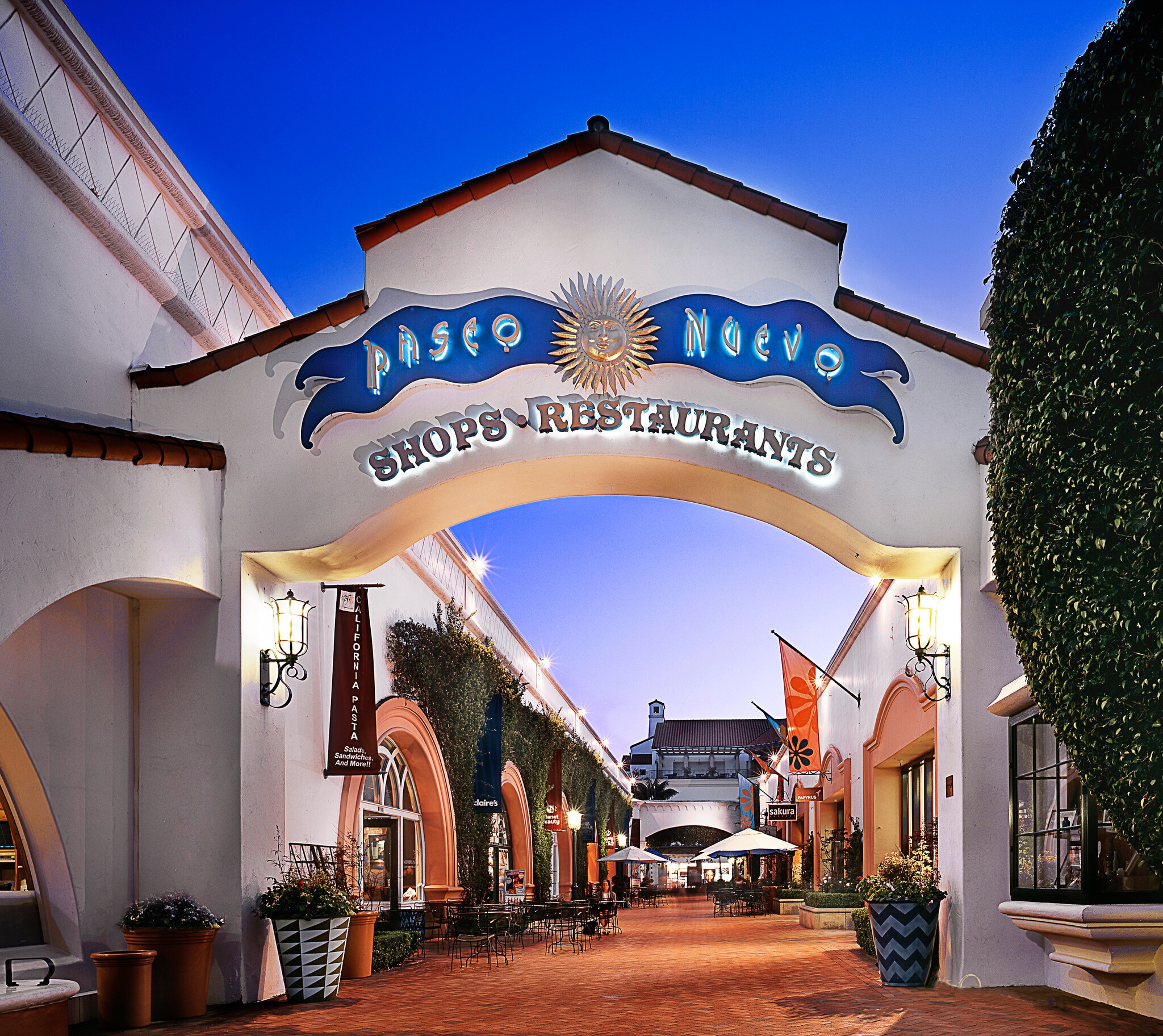 209-651 Paseo Nuevo, Santa Barbara, CA for lease Primary Photo- Image 1 of 2