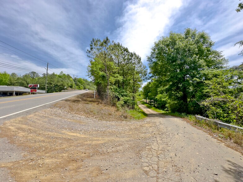650 Black Creek Rd, Fultondale, AL à louer - Photo du bâtiment - Image 3 de 10