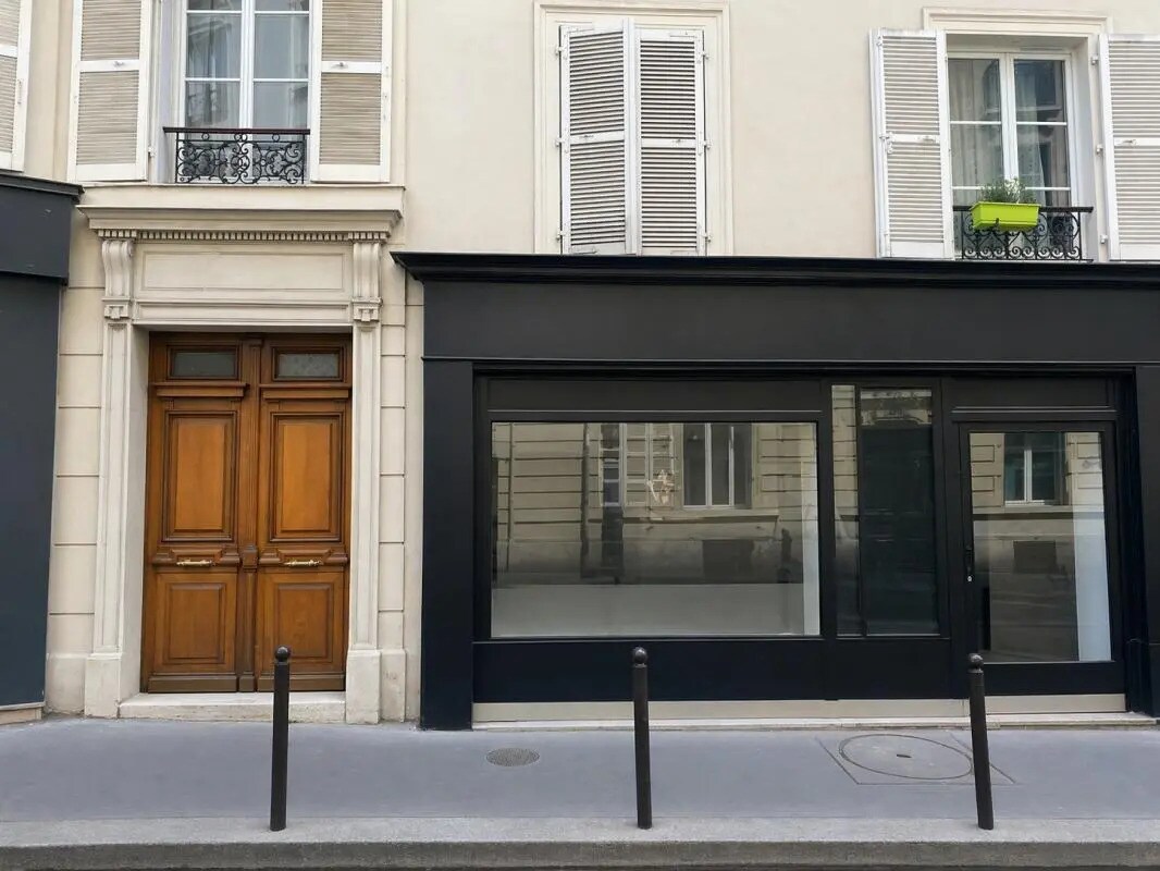 Retail in Paris for lease Building Photo- Image 1 of 8