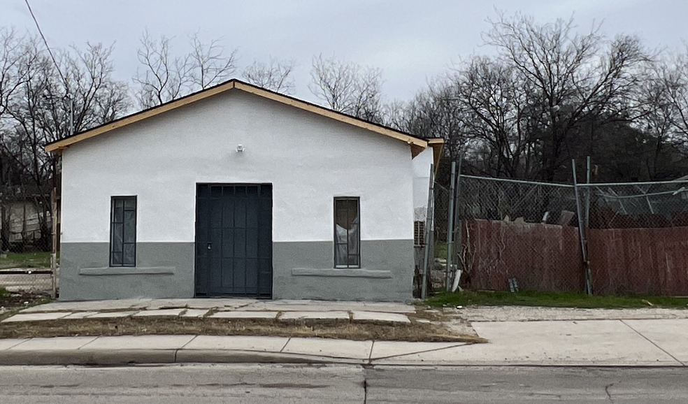 1516 N Zarzamora St, San Antonio, TX for lease - Building Photo - Image 1 of 3