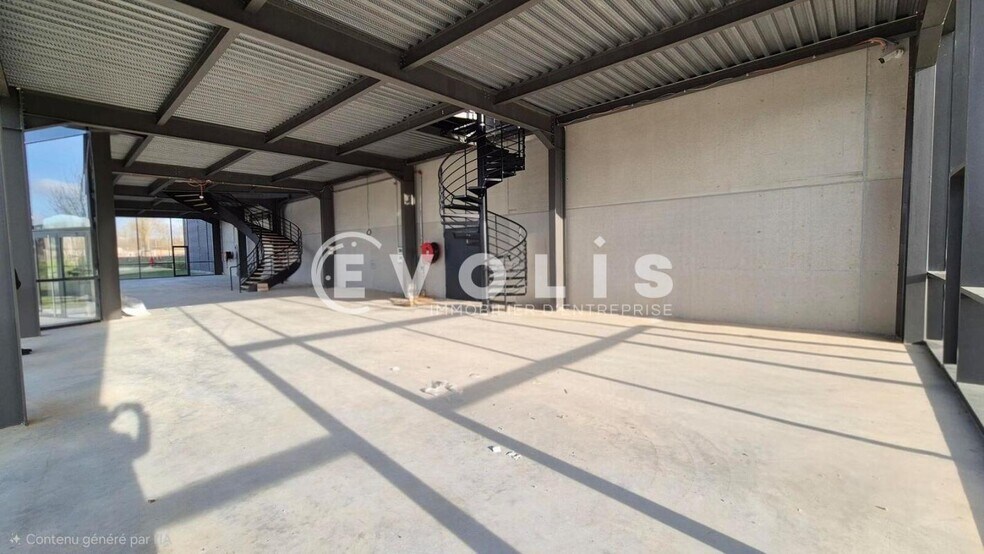 Retail in Serris for lease - Interior Photo - Image 2 of 5