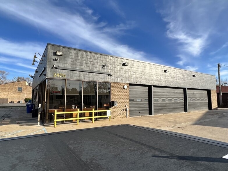 2470 W Stadium Blvd, Ann Arbor, MI for lease - Building Photo - Image 1 of 4