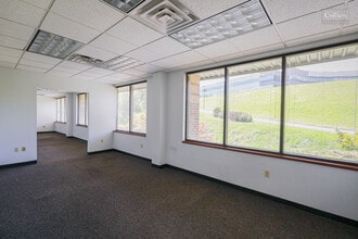 101 Hillpointe Dr, Canonsburg, PA for lease Interior Photo- Image 2 of 7