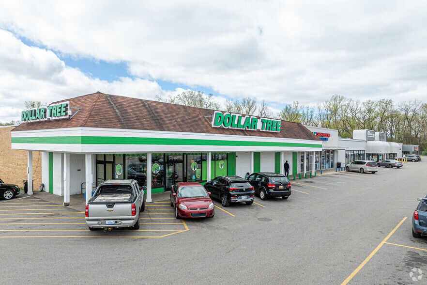 726-740 28th St SE, Grand Rapids, MI for lease - Primary Photo - Image 3 of 4