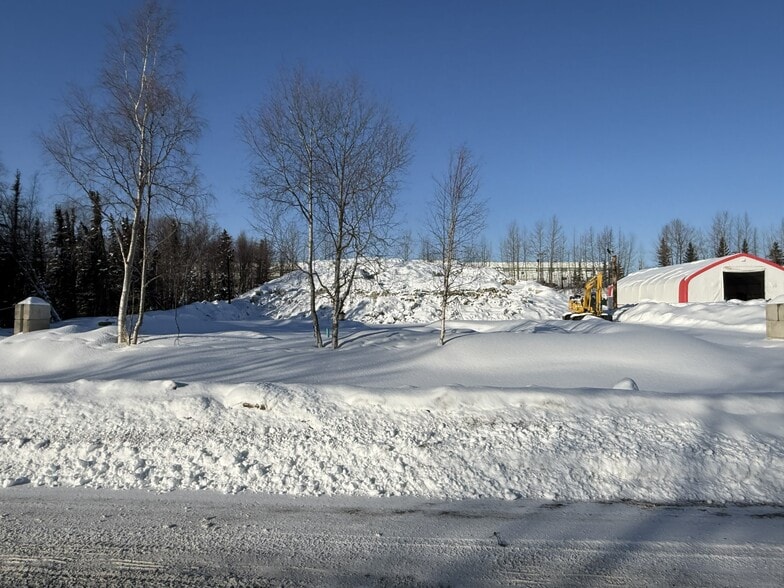 10726 Olive Ln, Anchorage, AK for sale - Building Photo - Image 2 of 4