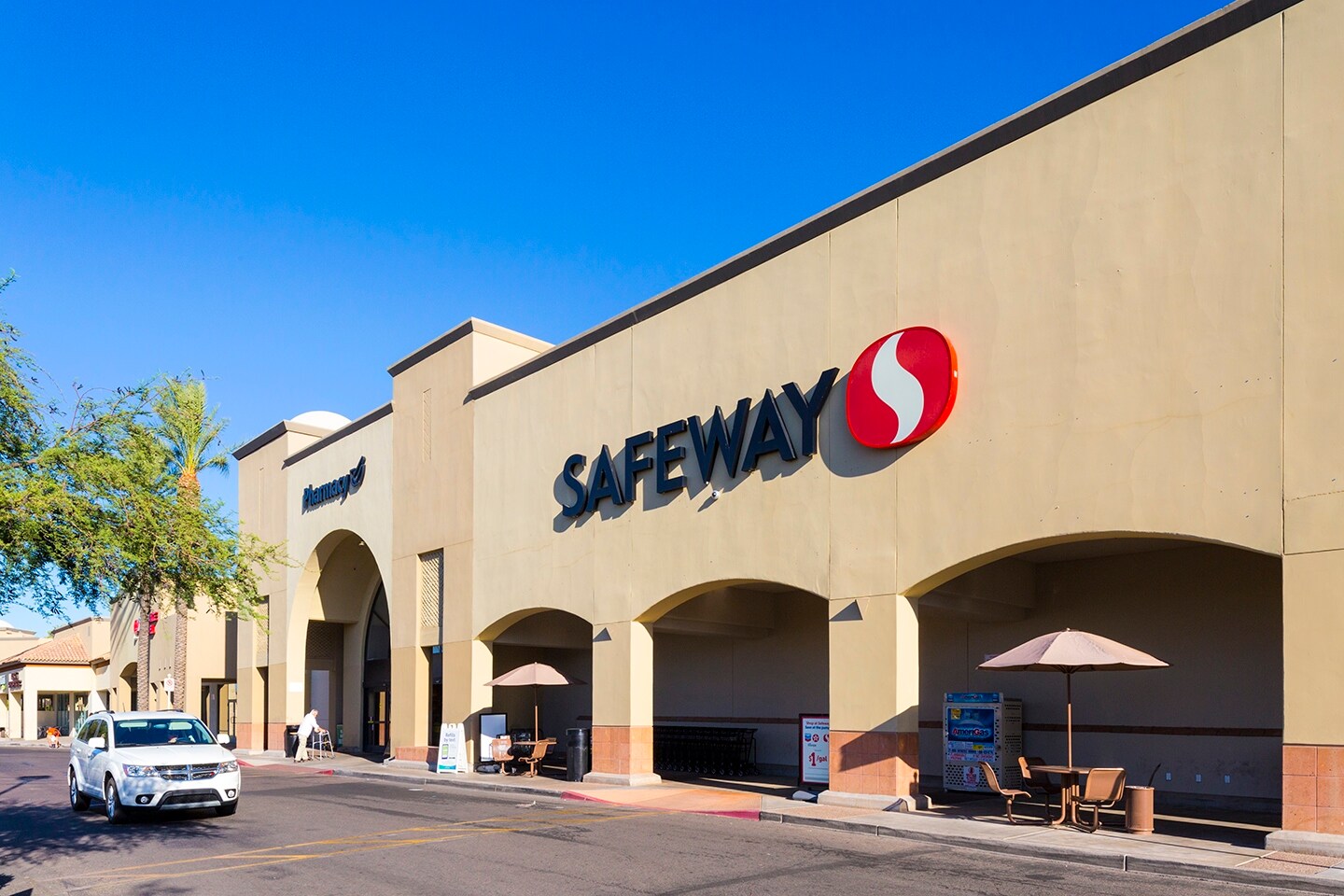 14175 W Indian School Rd, Goodyear, AZ à louer Photo du bâtiment- Image 1 de 15