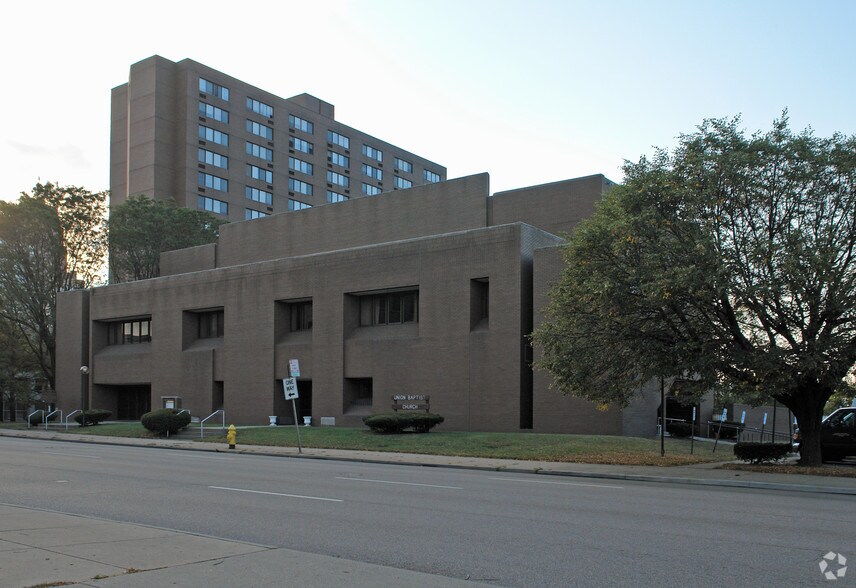 405 W Seventh St, Cincinnati, OH à vendre - Photo du bâtiment - Image 1 de 2