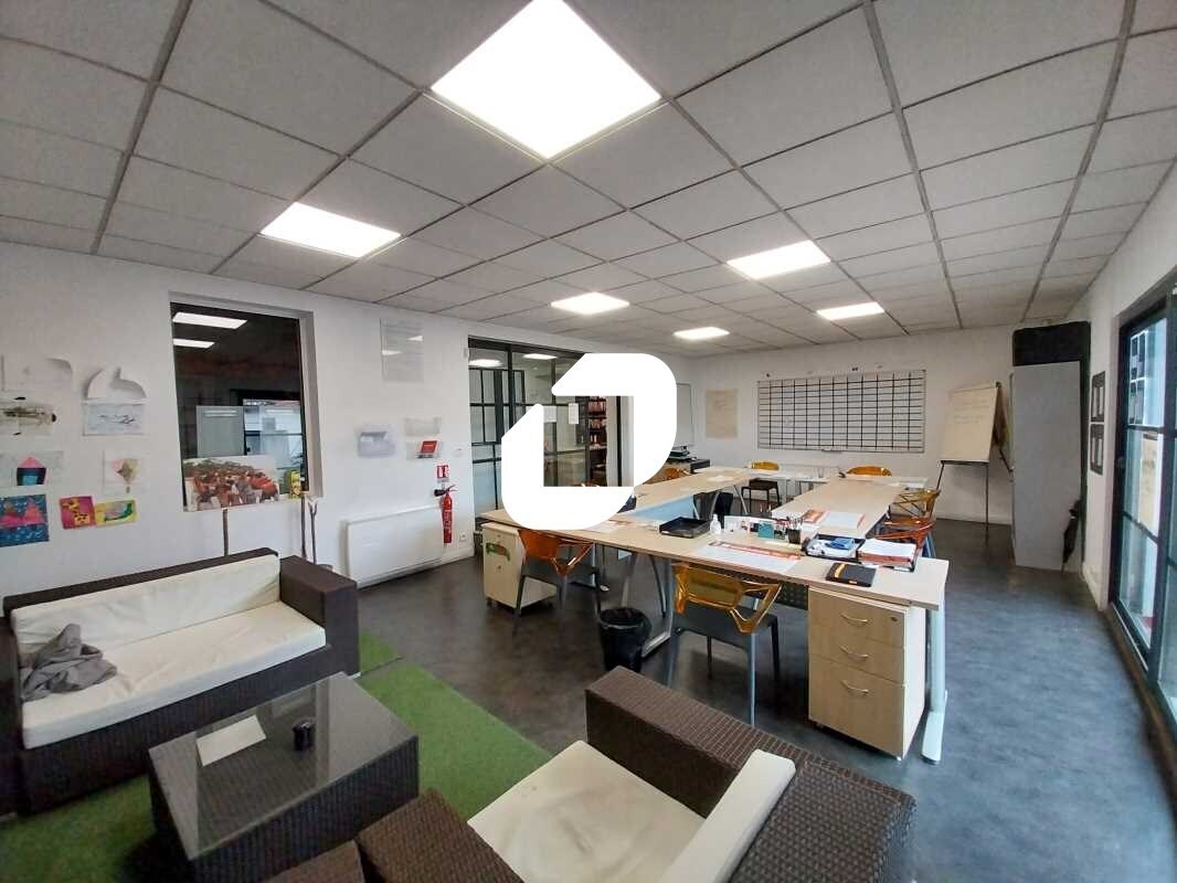 Flex dans Bordeaux à louer Photo du bâtiment- Image 1 de 17