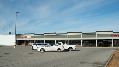 601 S Commercial St, Harrisburg, IL for lease Interior Photo- Image 2 of 6