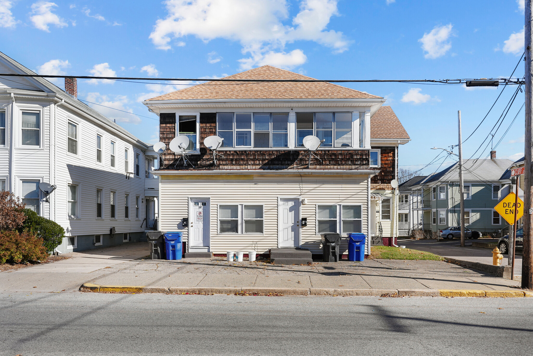 1101-1103 Lonsdale Ave, Central Falls, RI à vendre Photo du bâtiment- Image 1 de 1