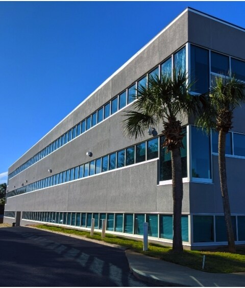 1101 Gulf Breeze Pky, Gulf Breeze, FL à vendre - Photo du bâtiment - Image 3 de 7