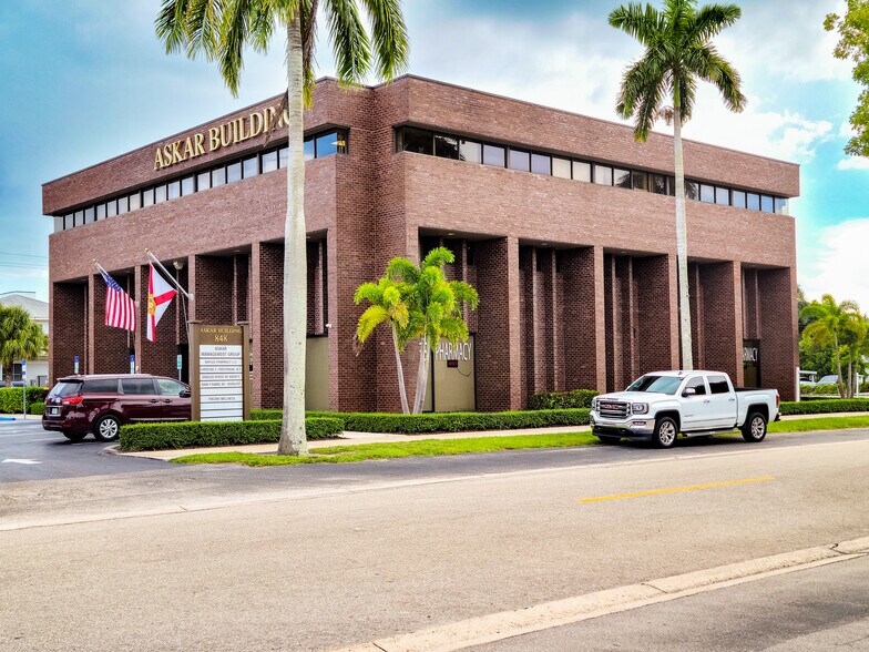 848 1st Ave N, Naples, FL à louer - Photo du bâtiment - Image 3 de 13