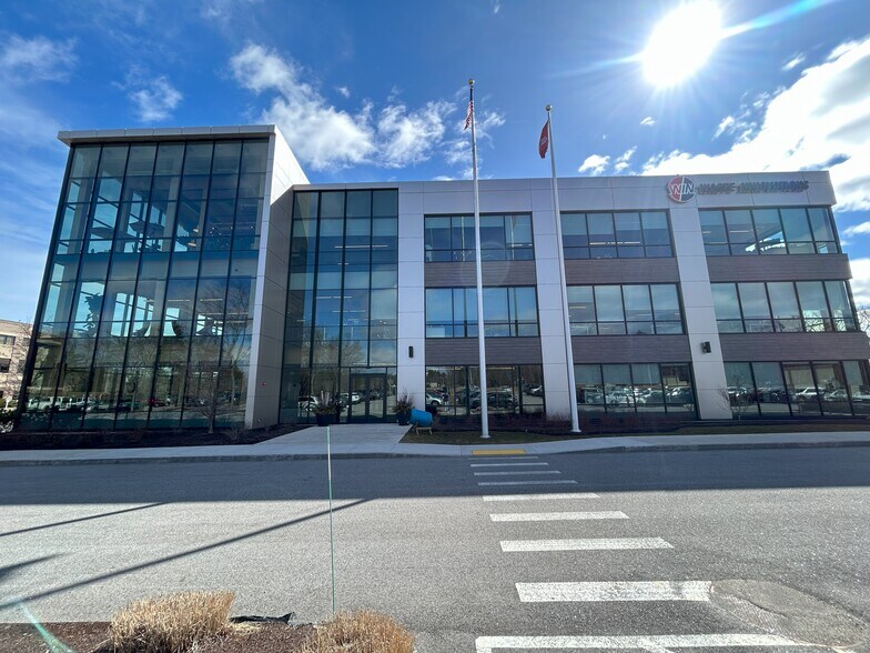 90 Arboretum Dr, Newington, NH à louer - Photo du bâtiment - Image 1 de 7