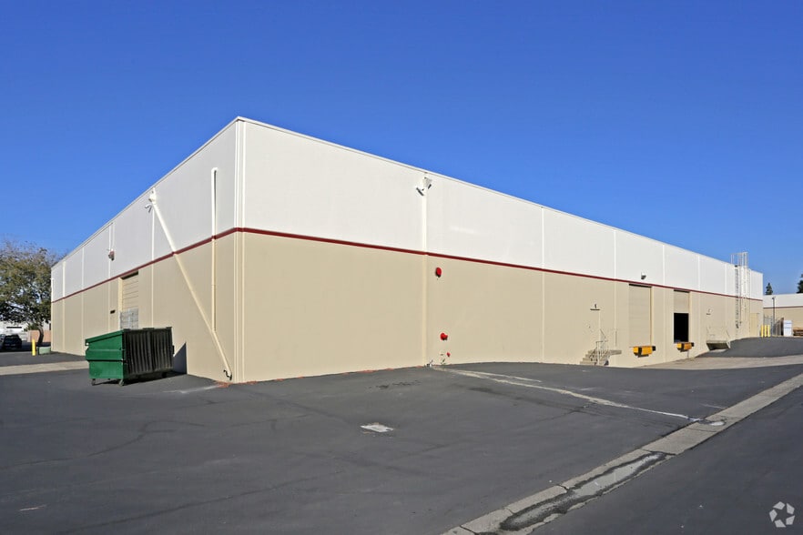 2505 Port St, West Sacramento, CA for lease - Building Photo - Image 2 of 3