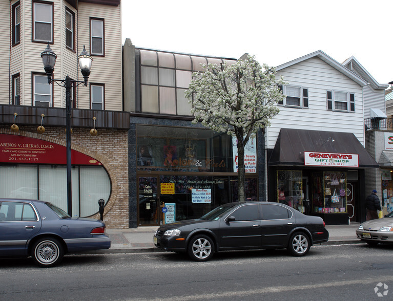 586 Broadway, Bayonne, NJ à vendre - Photo du bâtiment - Image 1 de 1