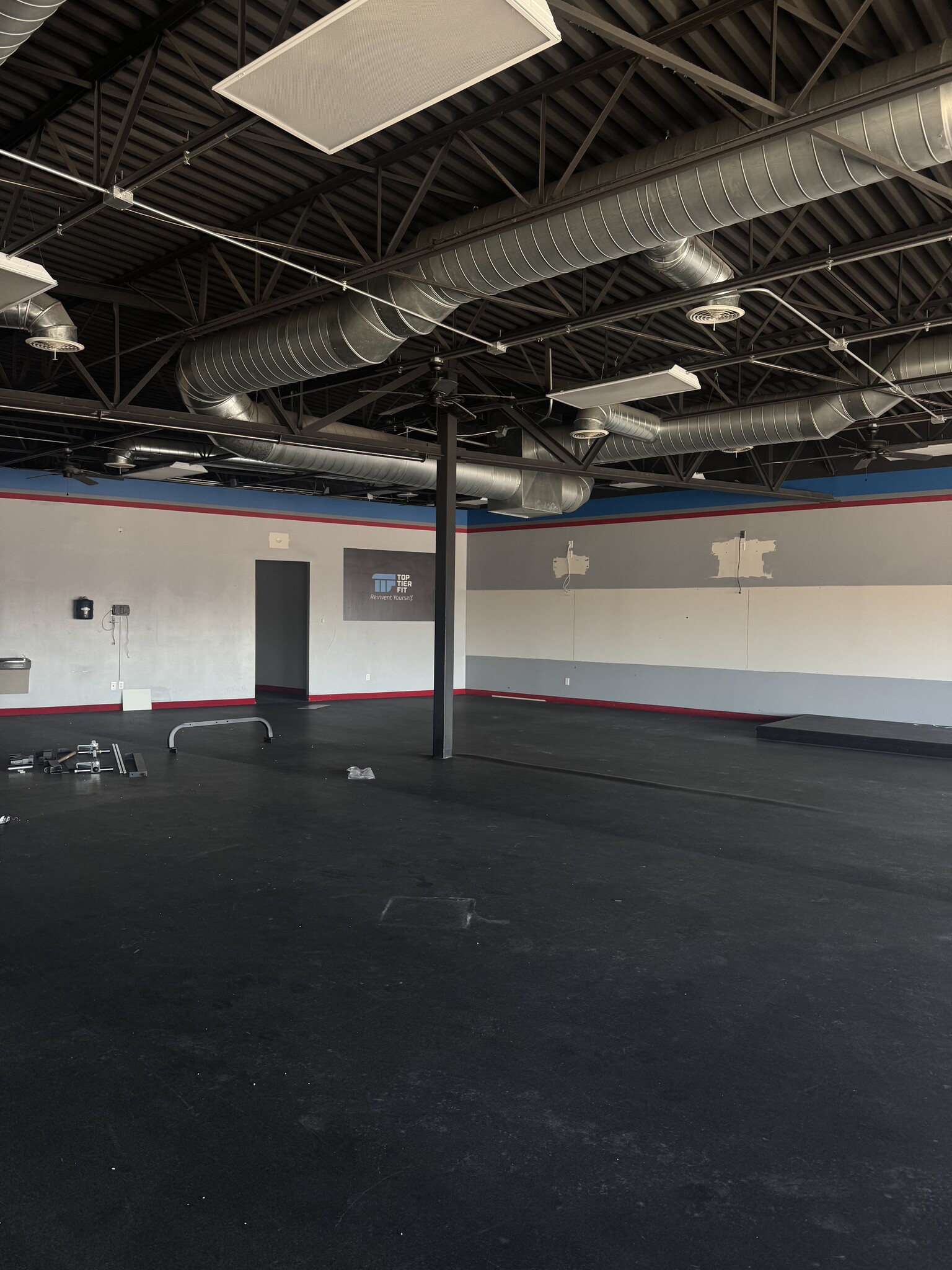 4501-4513 Southern Hills Dr, Sioux City, IA for lease Building Photo- Image 1 of 2