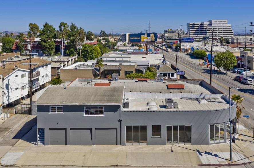 2000 S Sepulveda Blvd, Los Angeles, CA à vendre - Photo du bâtiment - Image 1 de 1