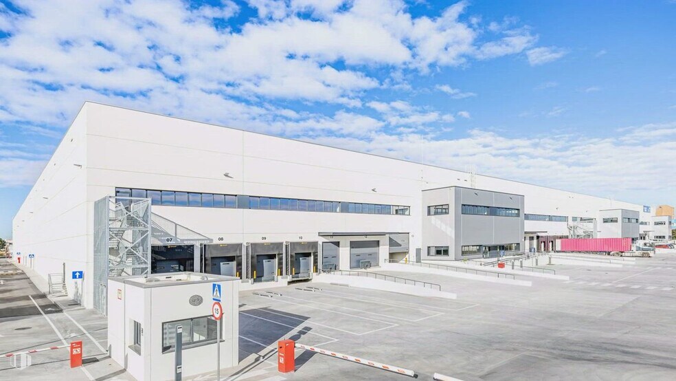 Calle San Cesáreo, 6, Madrid, Madrid à louer - Vidéo sur l’inscription commerciale - Image 3 de 11