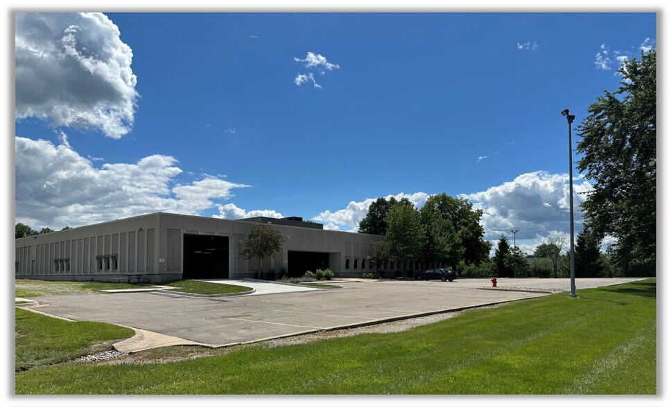 1201 E Ellsworth Rd, Ann Arbor, MI for lease - Building Photo - Image 2 of 16
