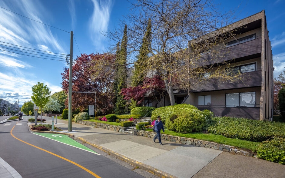 1180 Fort St, Victoria, BC for sale - Building Photo - Image 2 of 5