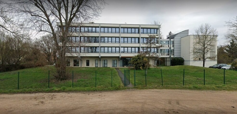 Office in Saint-Marcel for lease - Building Photo - Image 1 of 5