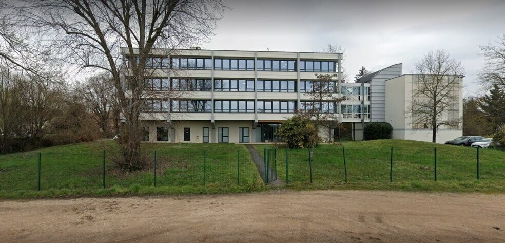 Bureau dans Saint-Marcel à louer - Photo du bâtiment - Image 1 de 5