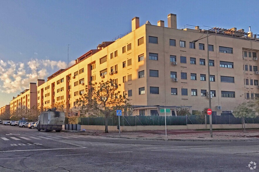 Calle Planeta Marte, 6, Parla, Madrid à louer - Photo du bâtiment - Image 2 de 2