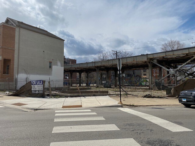 935 W Willow St, Chicago, IL à vendre - Photo du bâtiment - Image 2 de 3