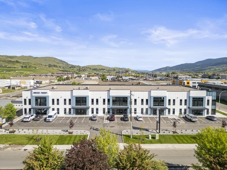 3240 48 Av, Vernon, BC for lease - Building Photo - Image 2 of 10